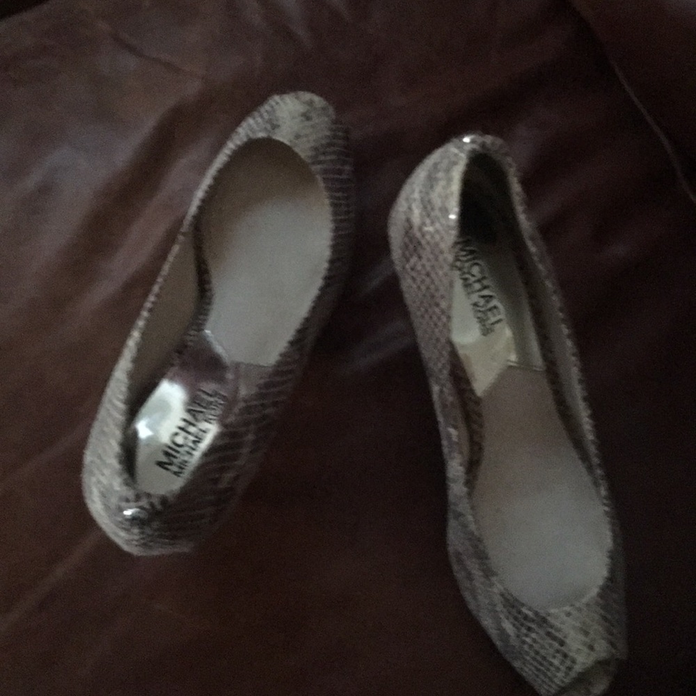 MK heels